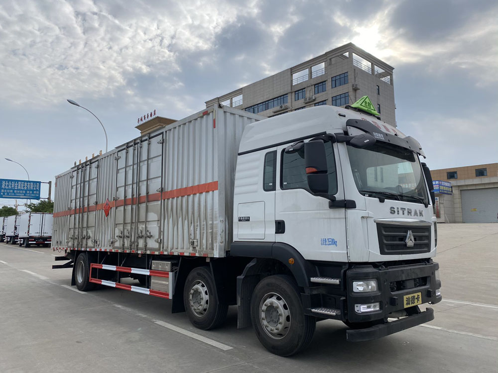 易燃液體廂式運(yùn)輸車，廂式運(yùn)輸車，楚勝汽車集團(tuán)